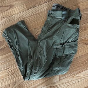 Duluth trading Men's Olive Cargo Pants 40x32 standard fit